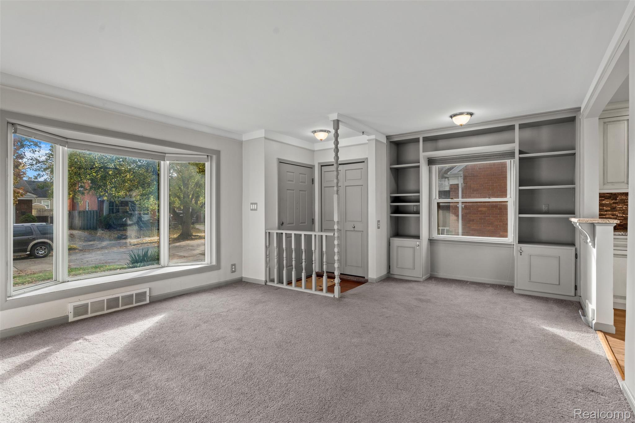 2115 E Hudson Avenue