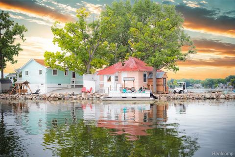 599 Westpointe Court Lake Orion Village MI 48362