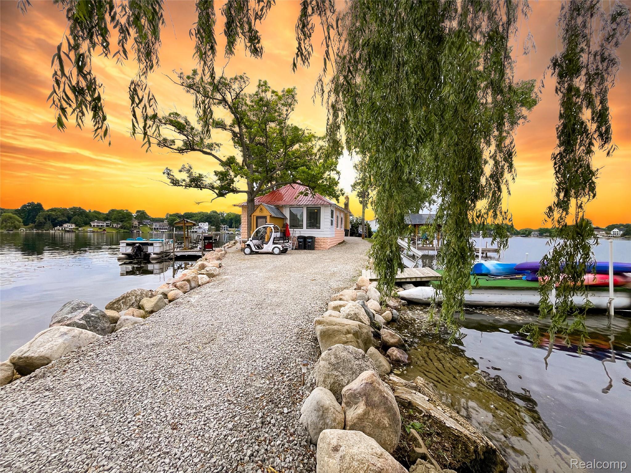 599 Westpointe Court