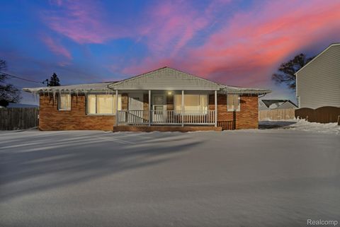 1076 W Kurtz Avenue Mt Morris Township MI 48505