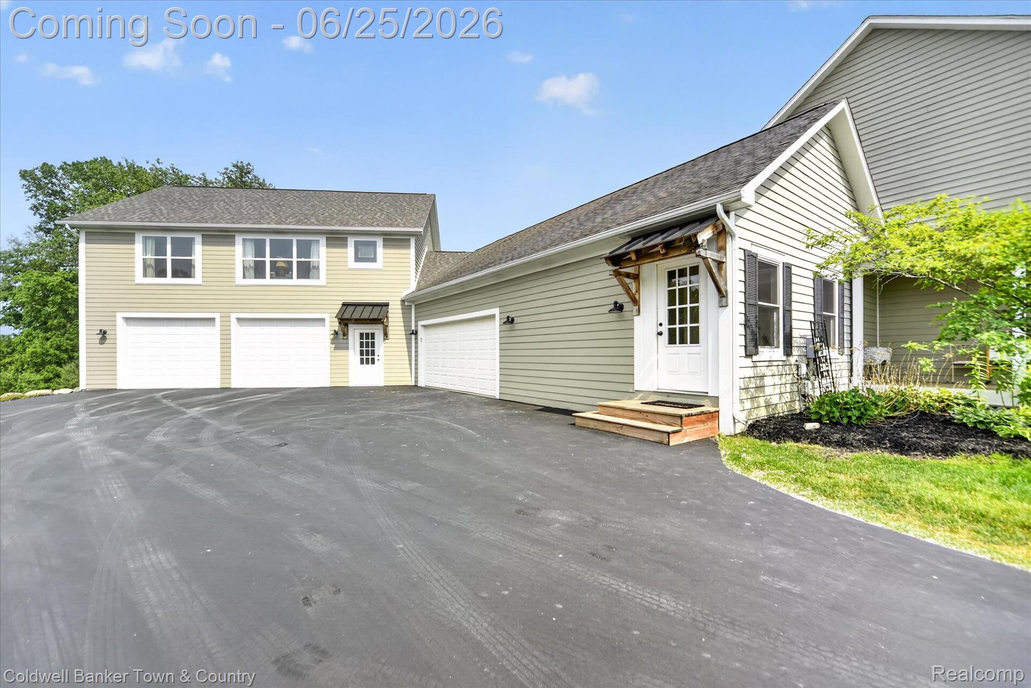 918 Gray Fox Court