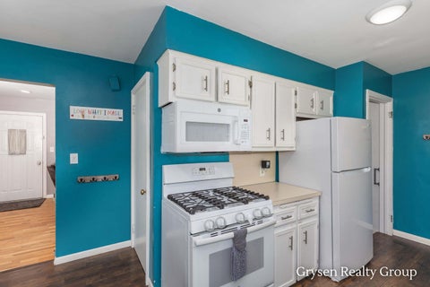 Tiny photo for 2141 Avon Avenue SW, Wyoming City, MI 49519 (MLS # 65026045936)
