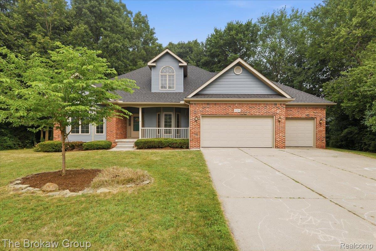 10261 Coachman Court