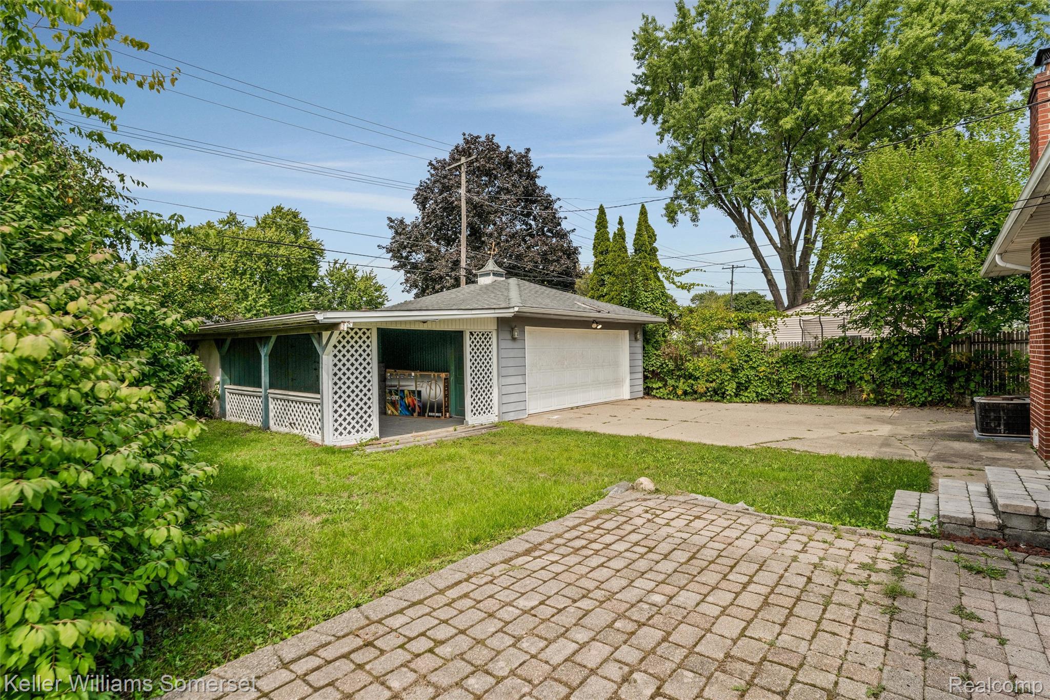 8909 Shannon Drive