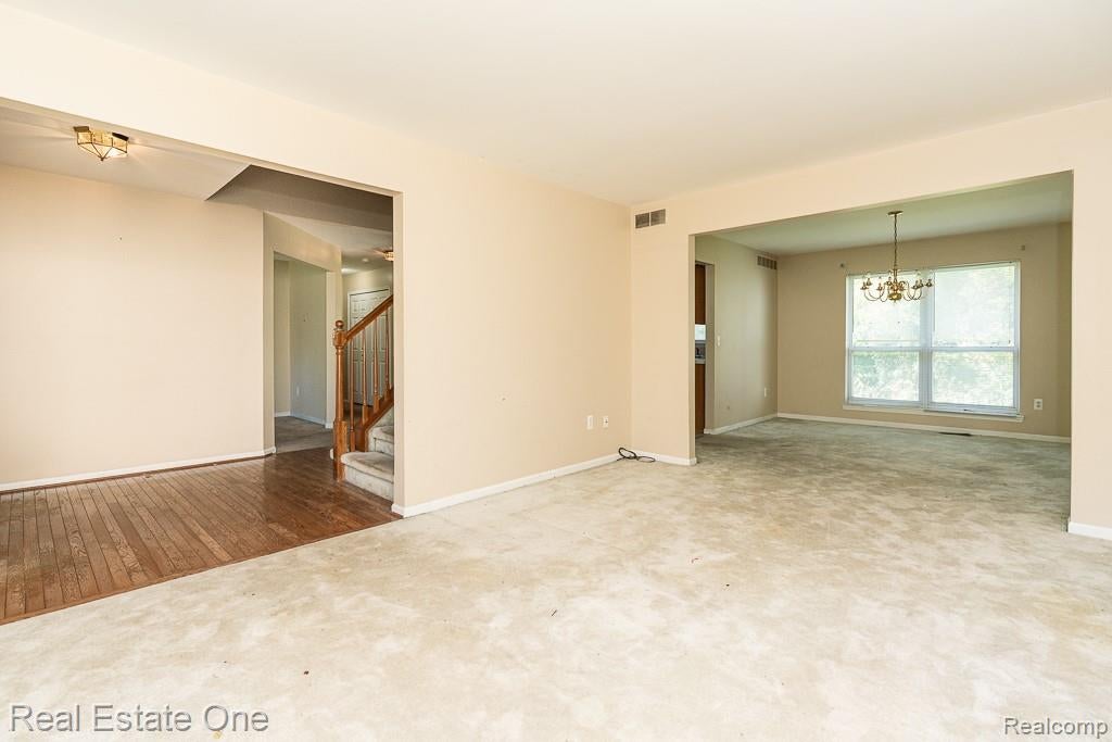 7583 Greenway Lane