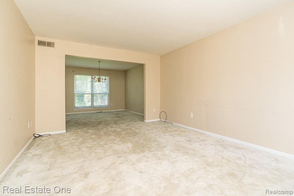 7583 Greenway Lane
