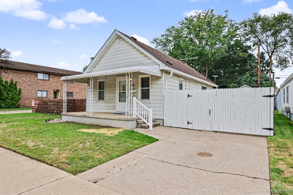 Photo of 19255 Harlow Street, Melvindale City, MI 48122 (MLS # 20261071469)