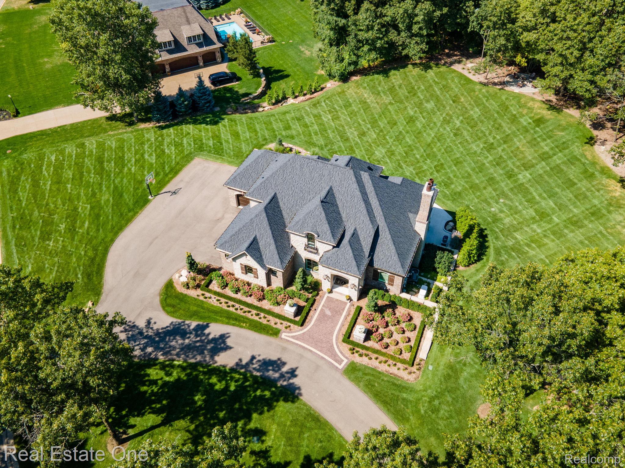 5525 Avington Parkway