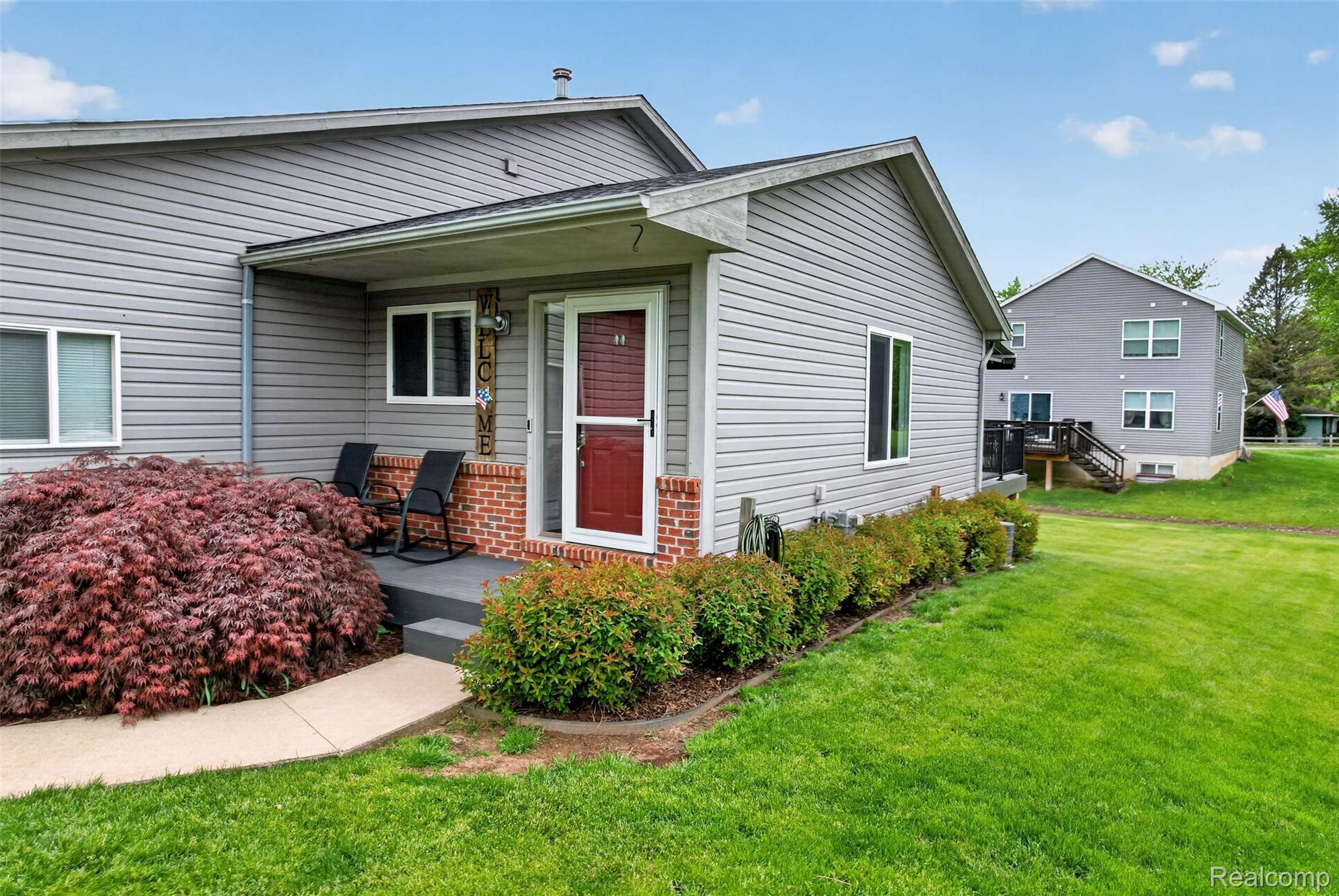 1102 Erskine Way