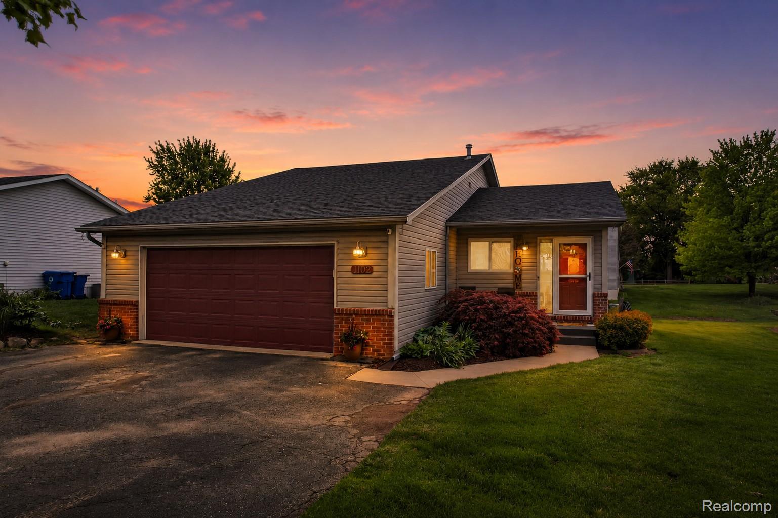 1102 Erskine Way