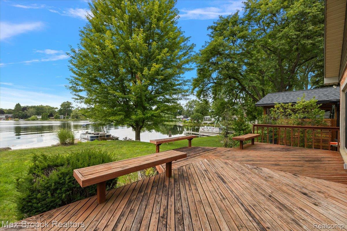 1930 Lake Pointe Drive