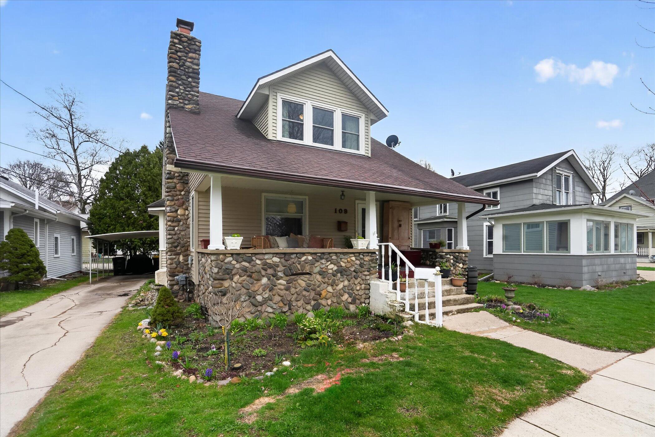 109 S Mulberry Street