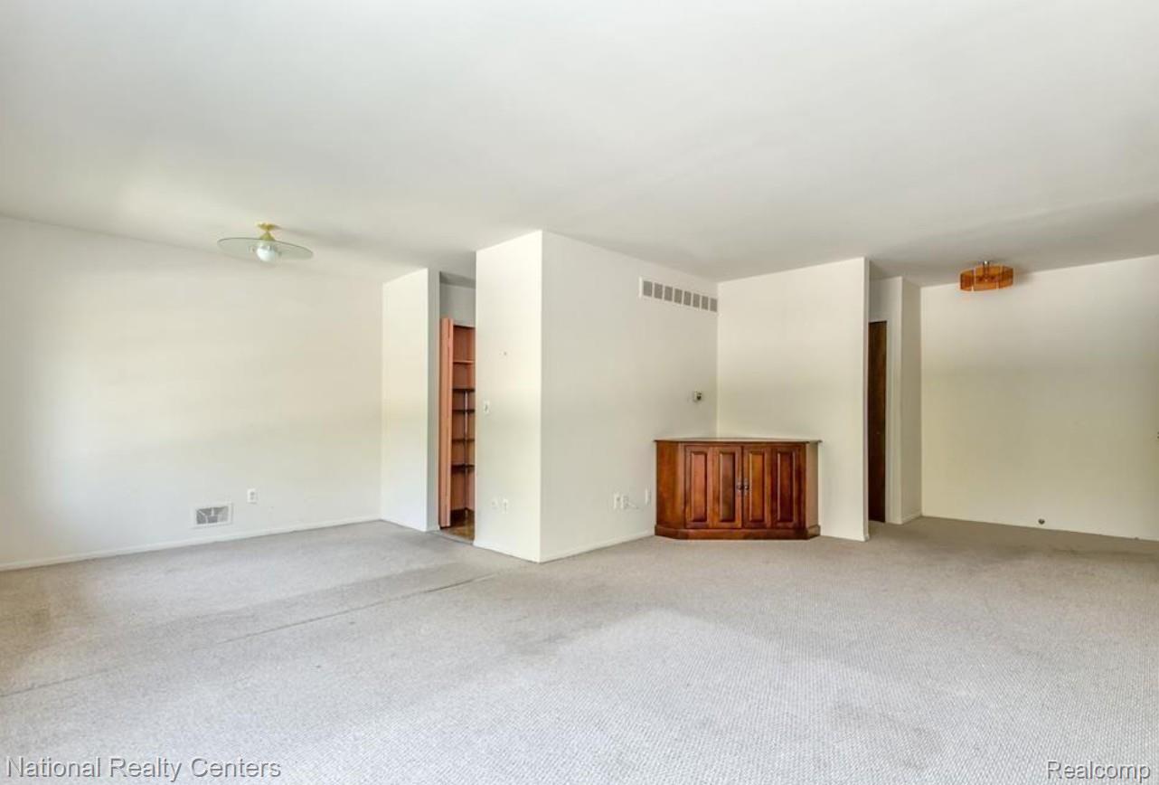 30260 Southfield Rd.