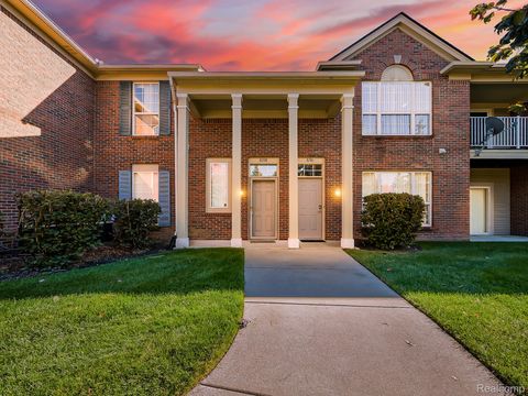 8208 Chesapeake Circle 95 Walled Lake City MI 48390