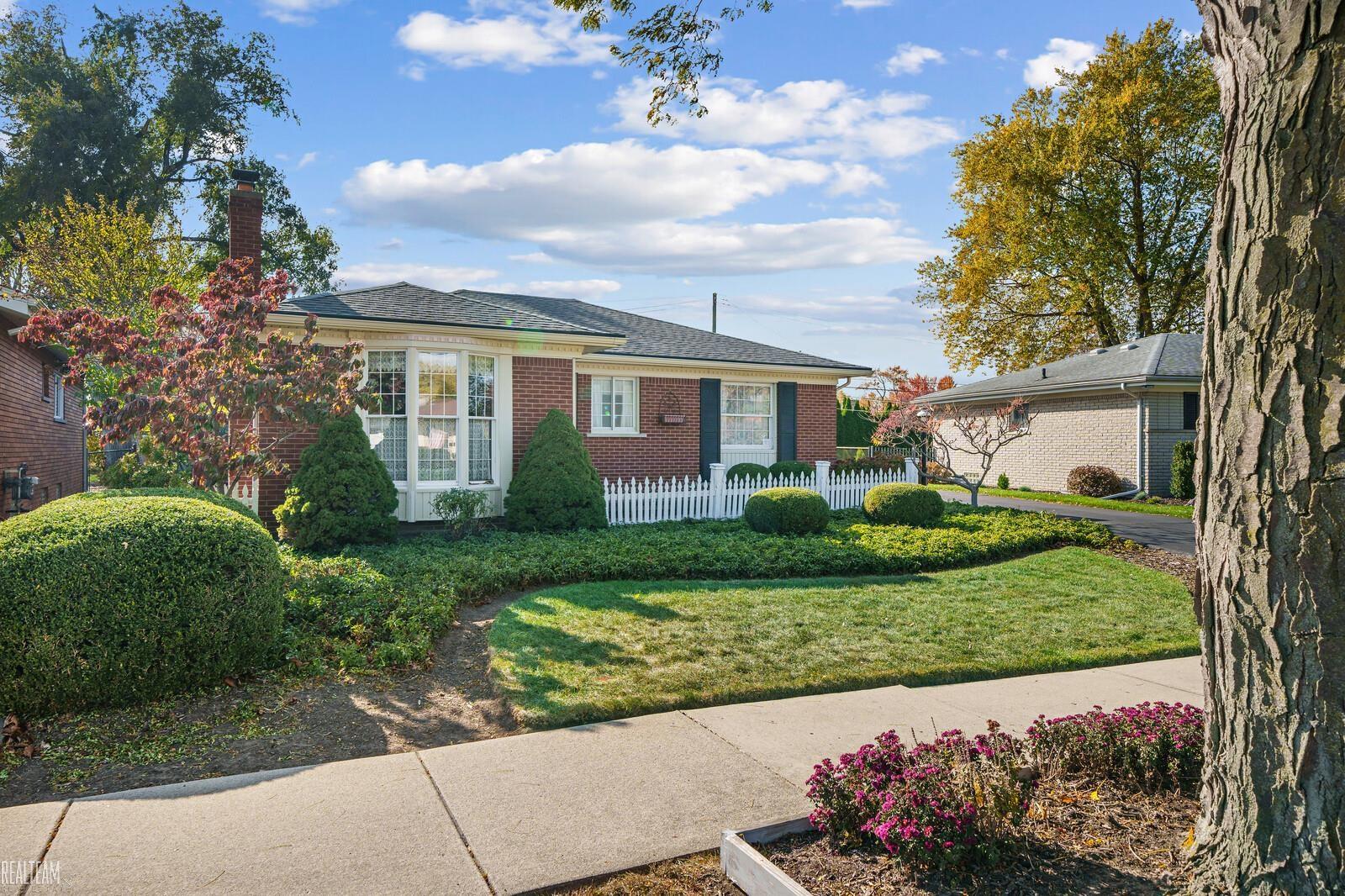 23118 Westbury Street