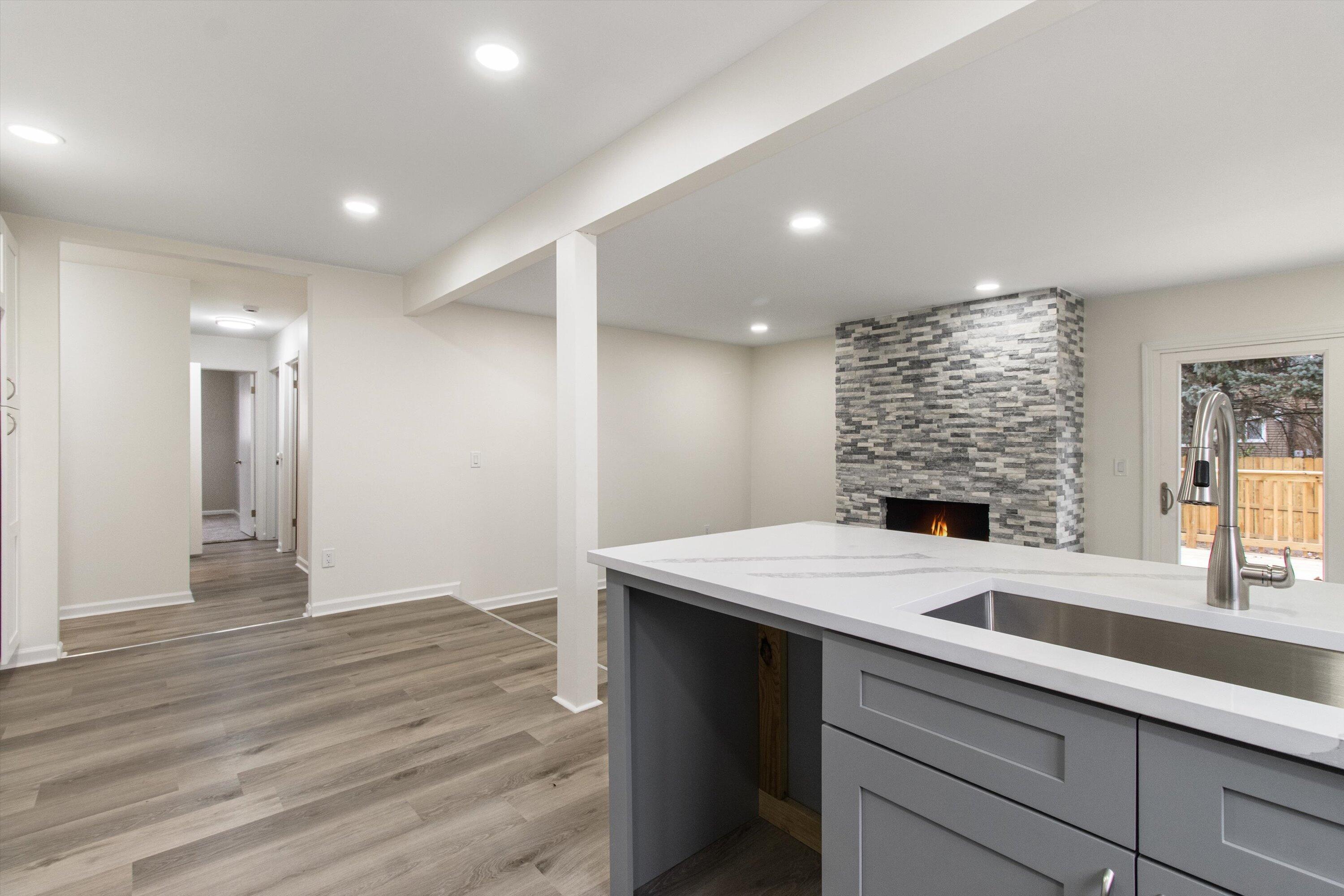 1735 Crestline Drive