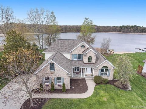 16516 W HORSESHOE Trail Fenton Charter Township Genesee MI 48451