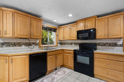Tiny photo for 202 Seventeenth Street, Traverse City, MI 49684 (MLS # 78080073021)