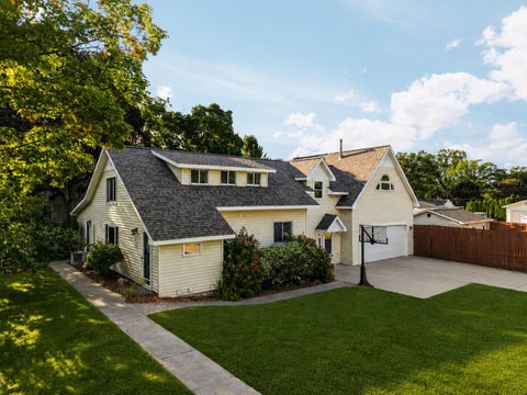 Photo of 202 Seventeenth Street, Traverse City, MI 49684 (MLS # 78080073021)
