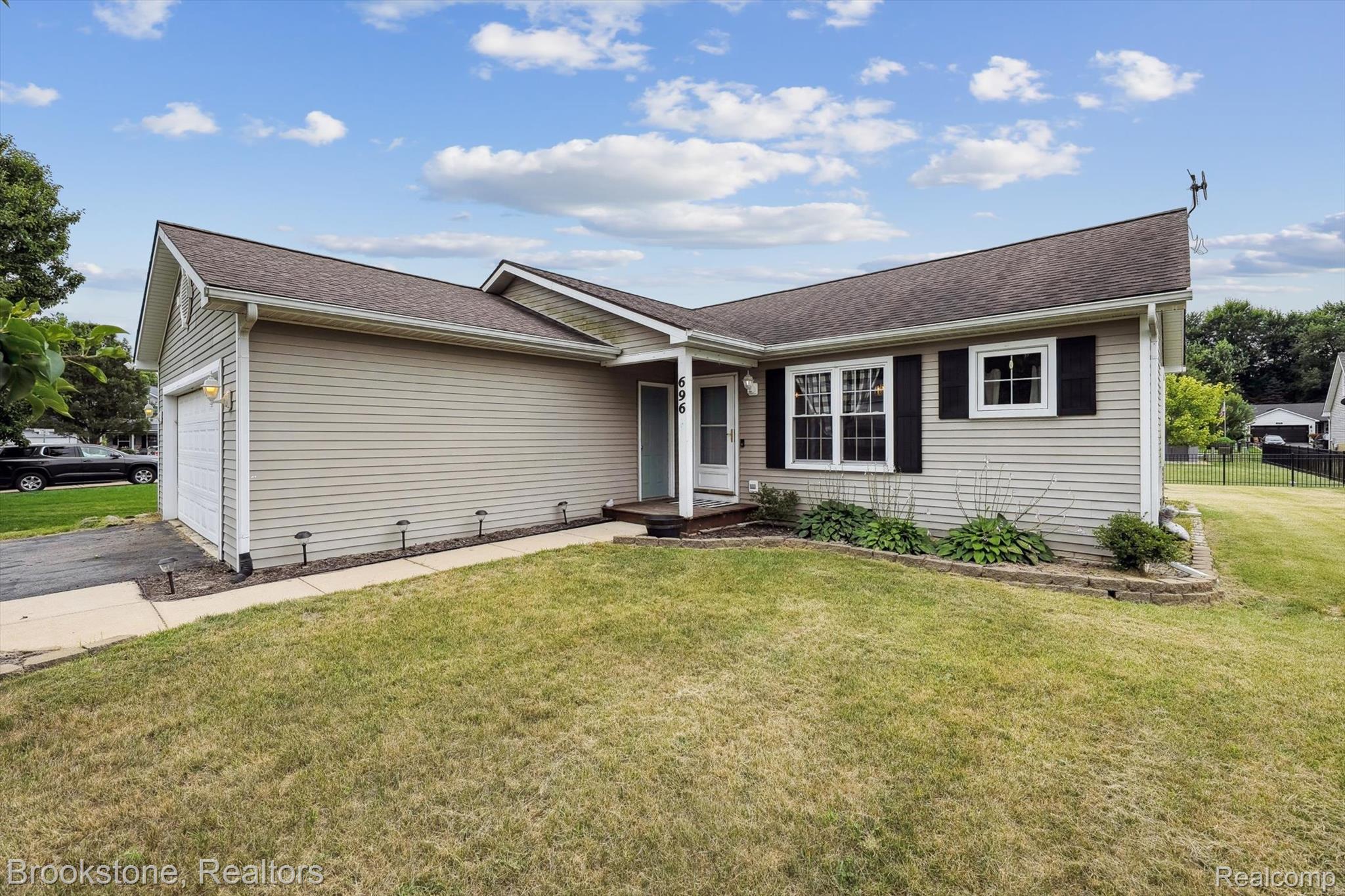 696 Jessica Circle