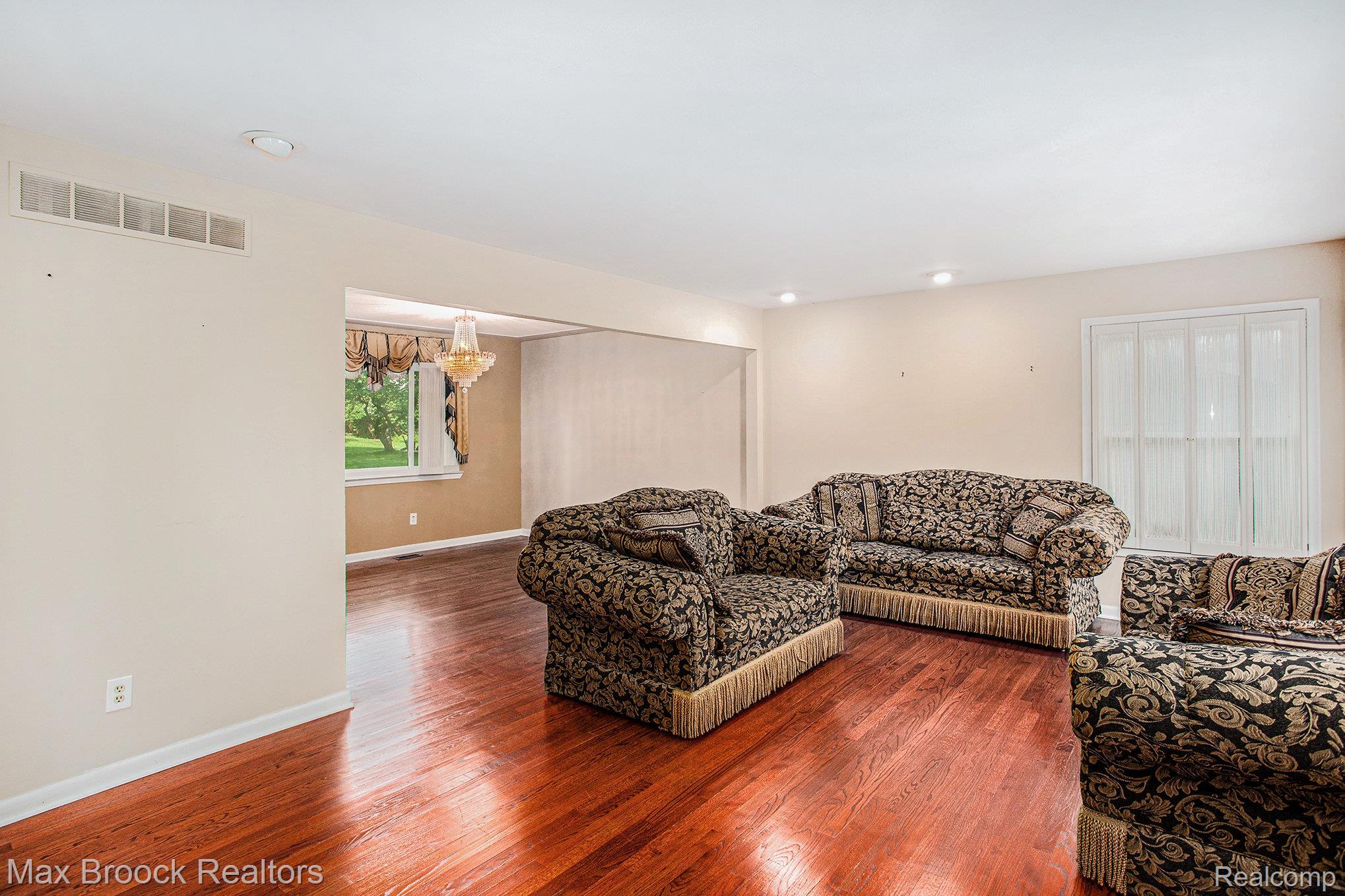 5622 Powder Horn Drive