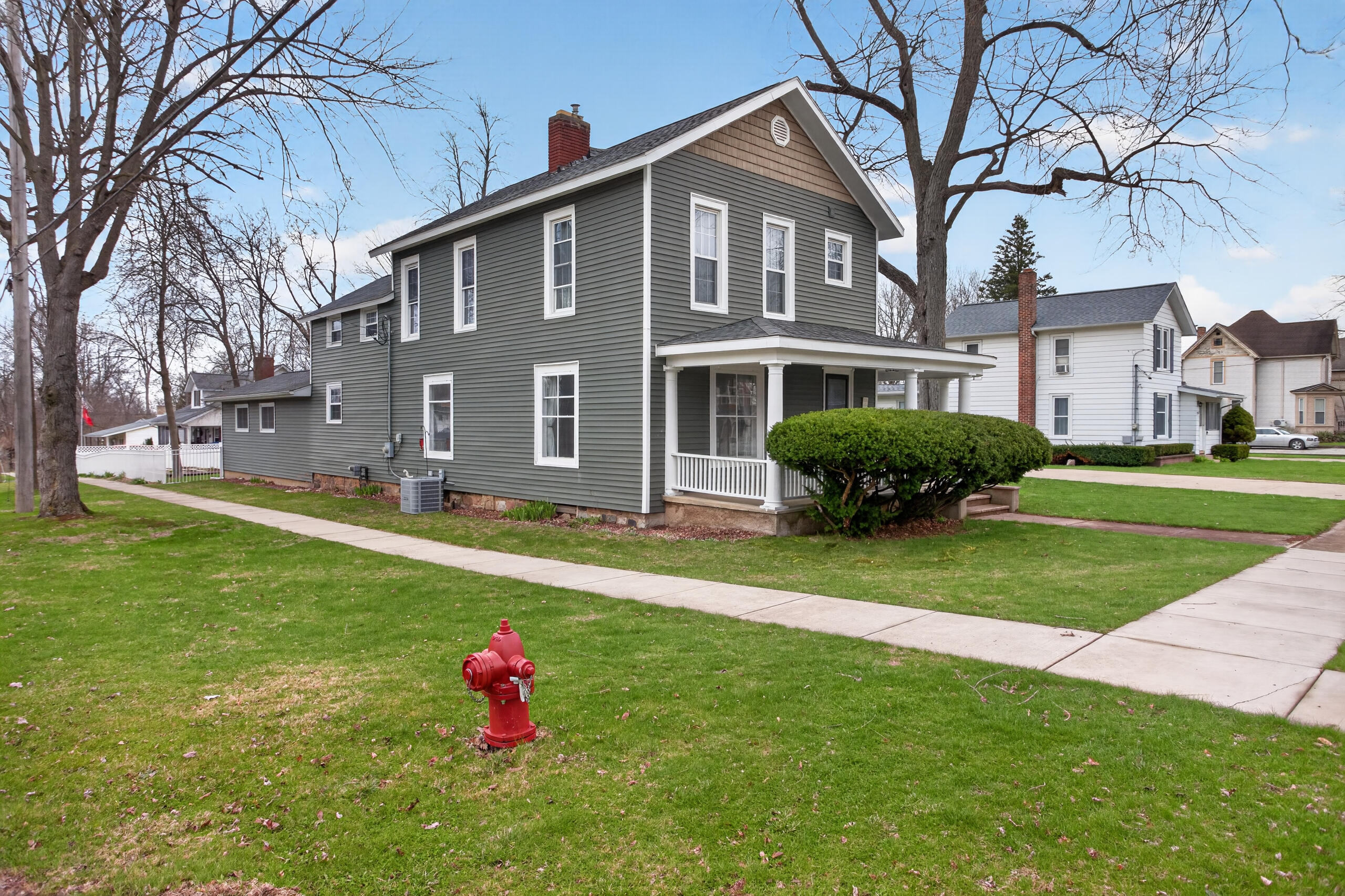 228 Chicago Street