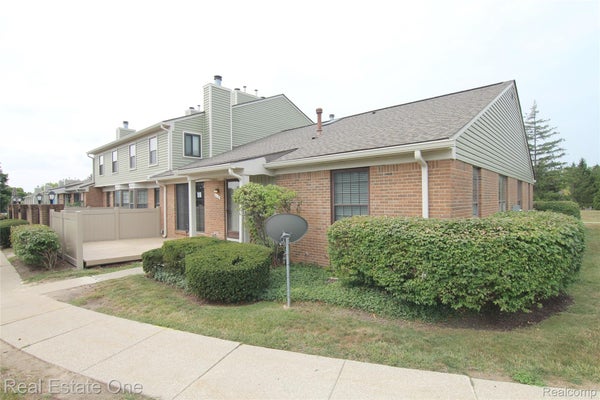 31119 COUNTRY BLF, FARMINGTON HILLS, MI 48331 - Image 3d4824f2943a8a0641db1c681e91c780/4276246346