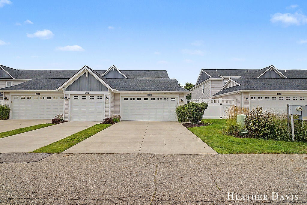 6955 Myers Lake Avenue NE