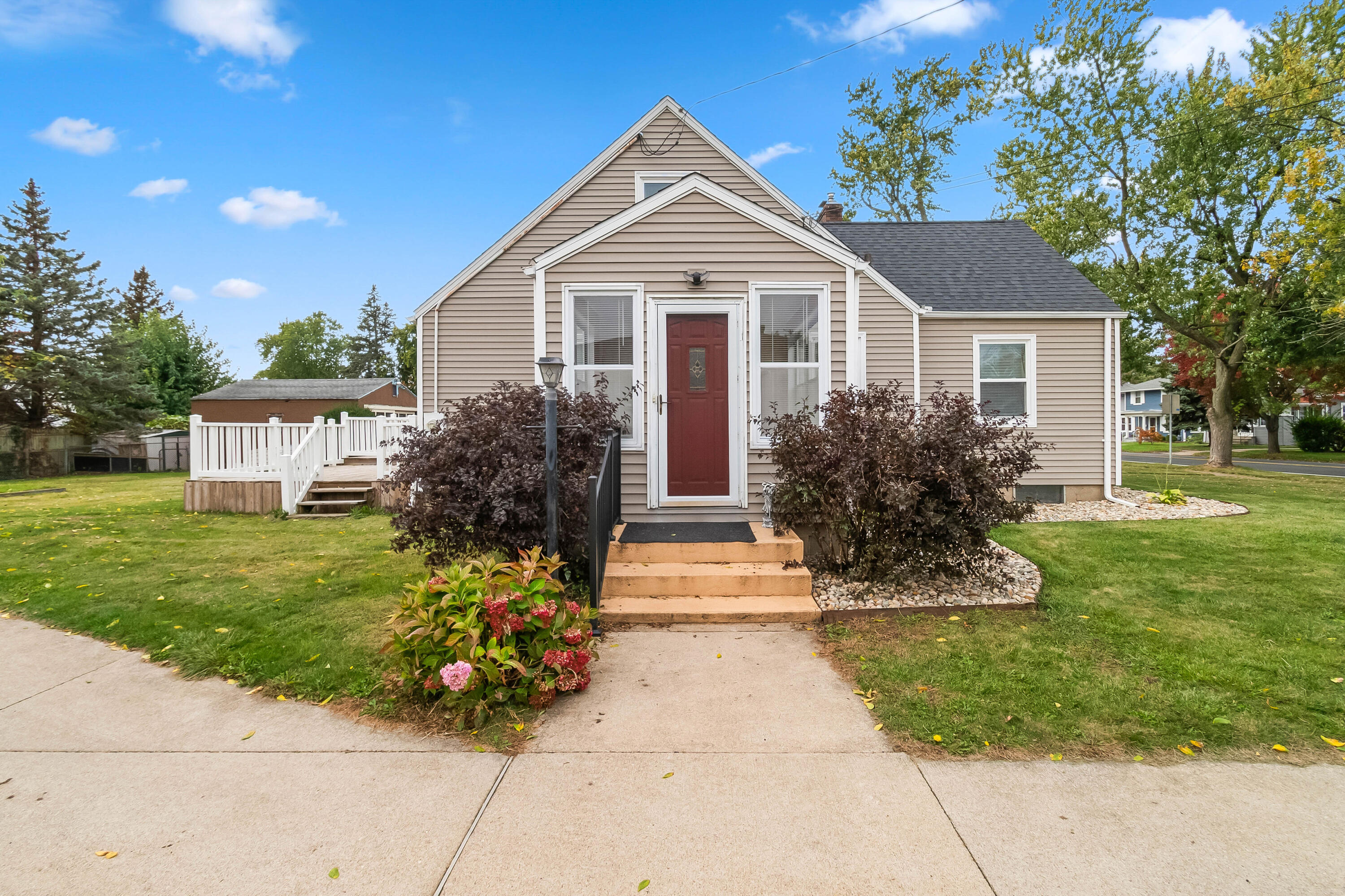 533 W Territorial Road