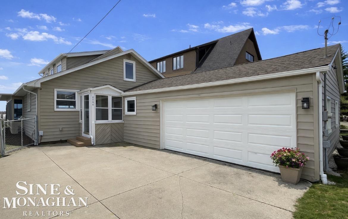 2008 E Park Drive