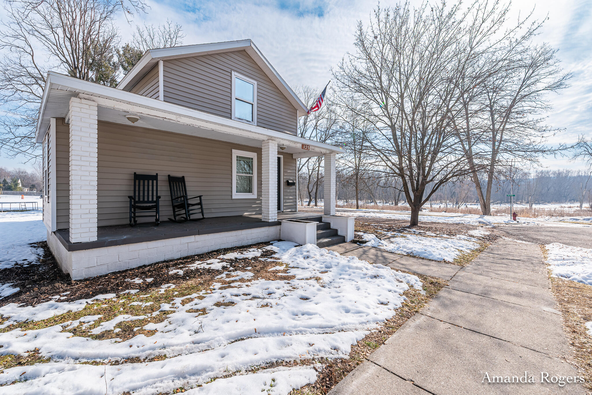 125 S Grove Street SE