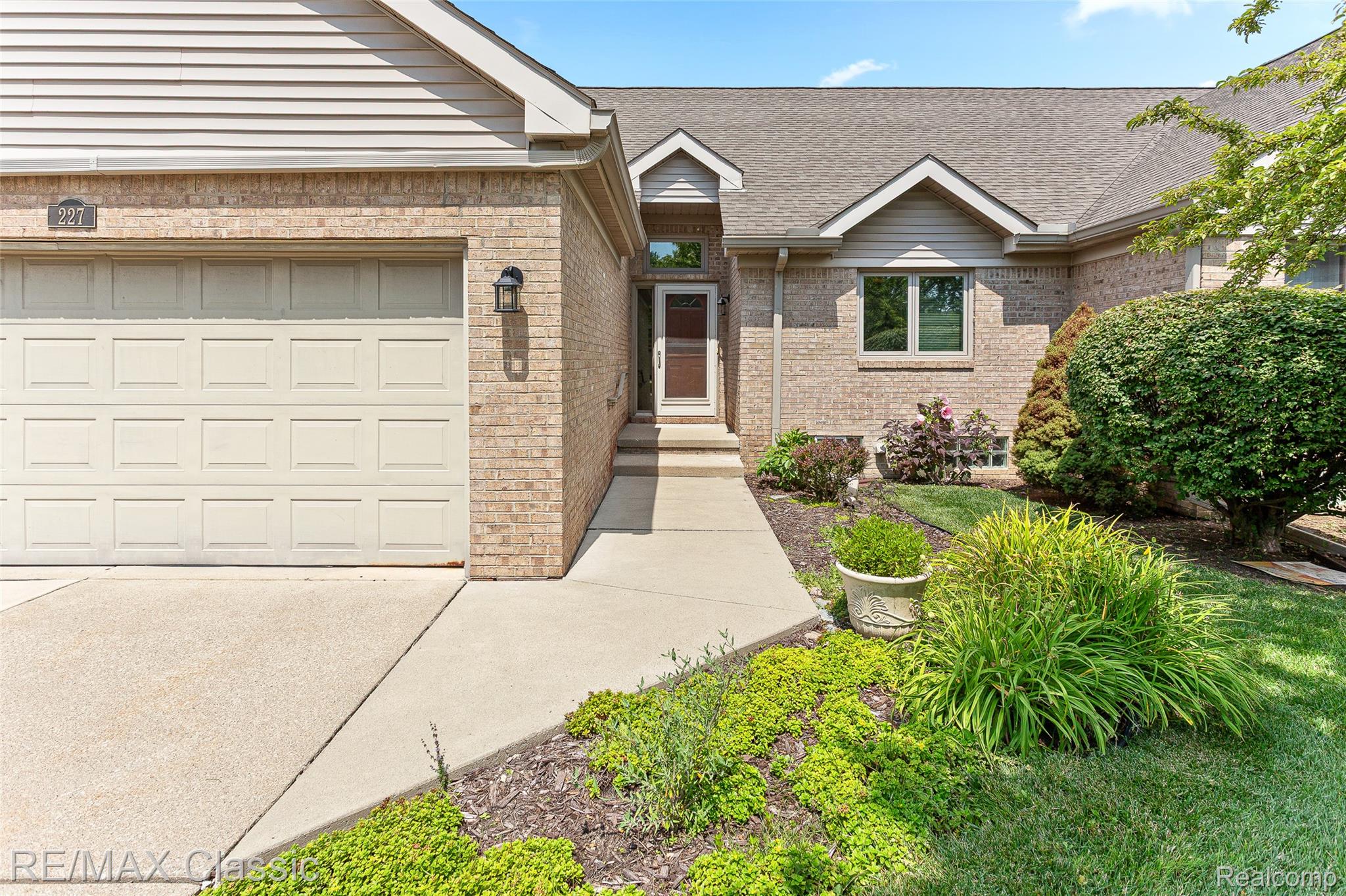 227 Edington Circle