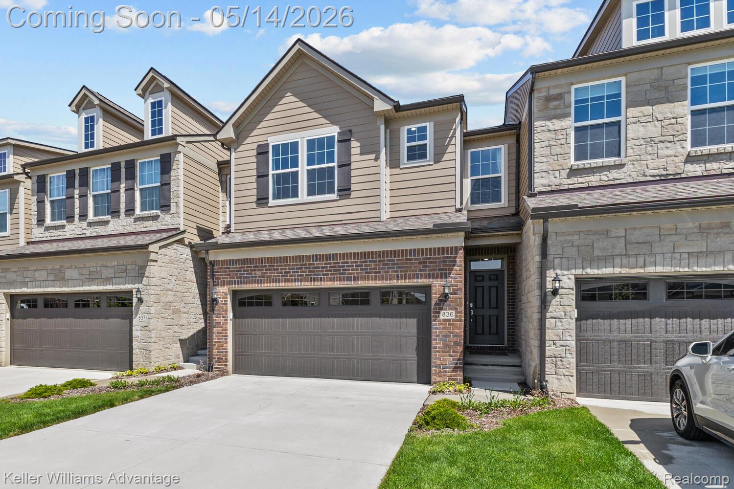 836 Addison Circle