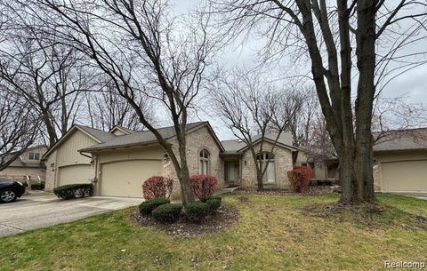 17763 E KIRKWOOD Drive Clinton Charter Township MI 48038