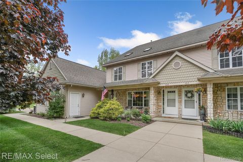 604 FENTON COMMONS Lane Fenton City MI 48430
