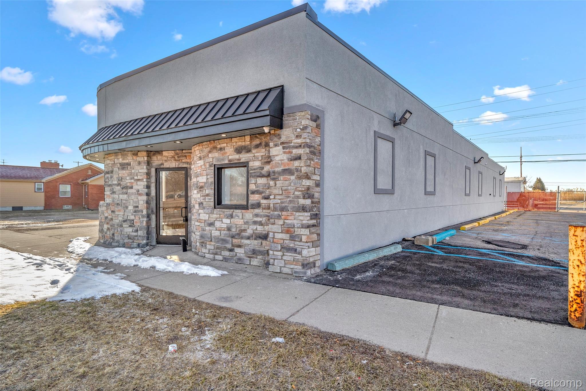 32413 Michigan Avenue