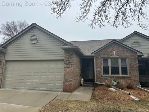 4462 Glenoaks Court Warren City MI 48092