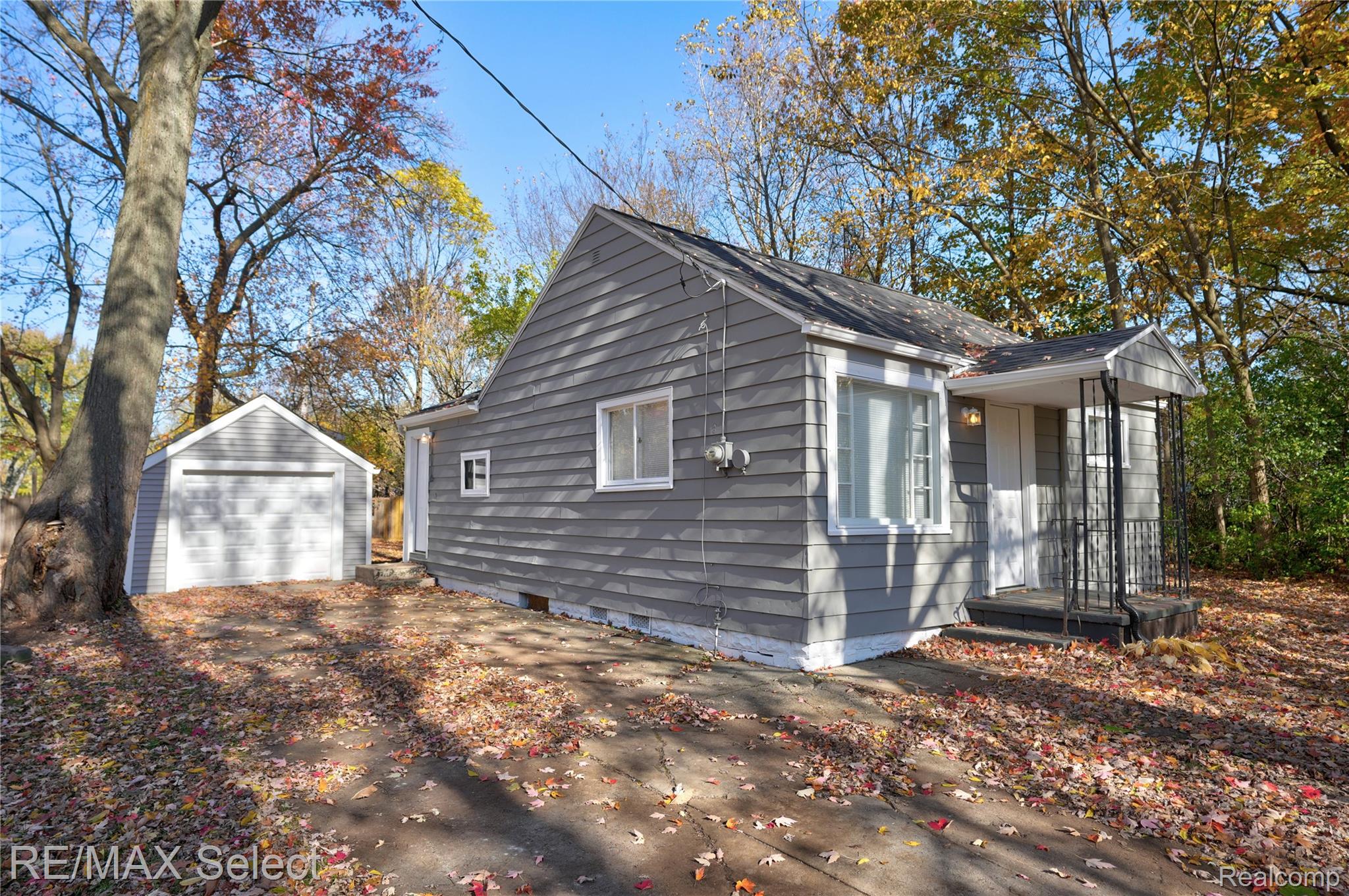 2429 Lincoln Manor Drive