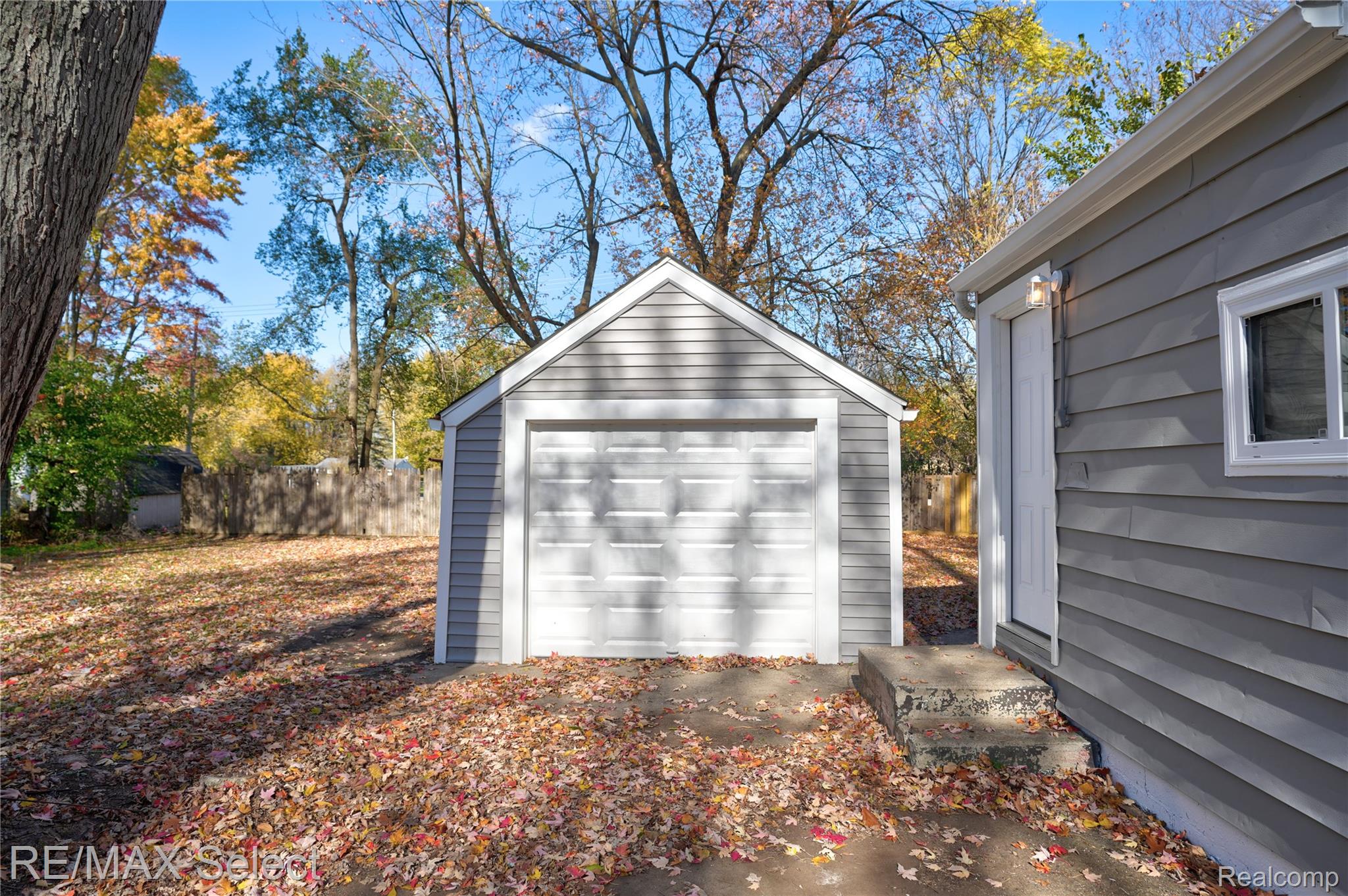 2429 Lincoln Manor Drive