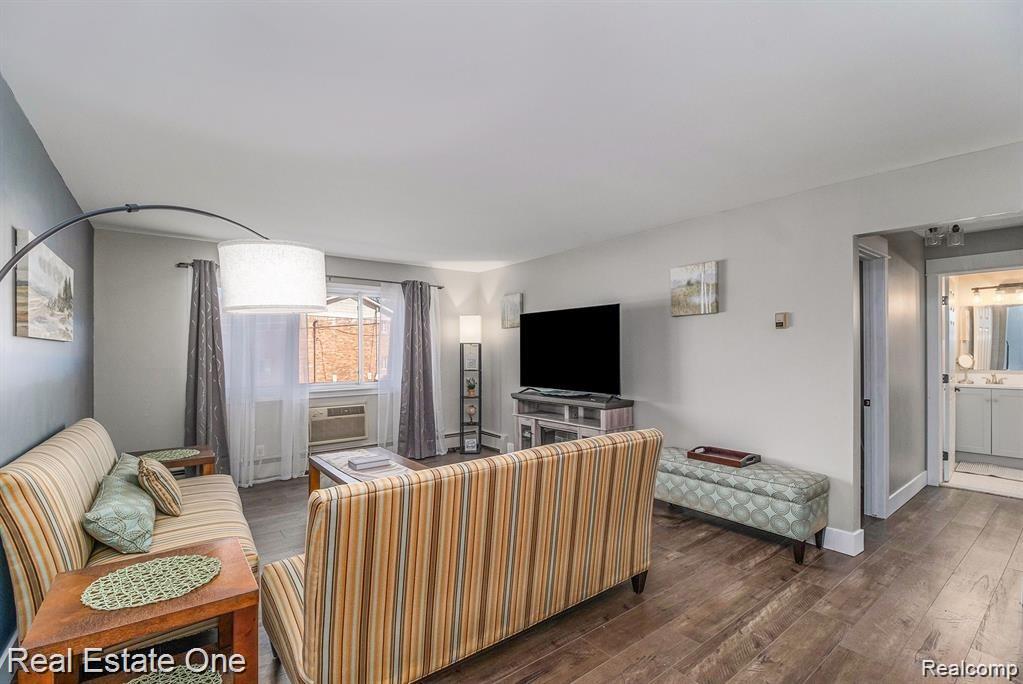 803 Plate Street 104