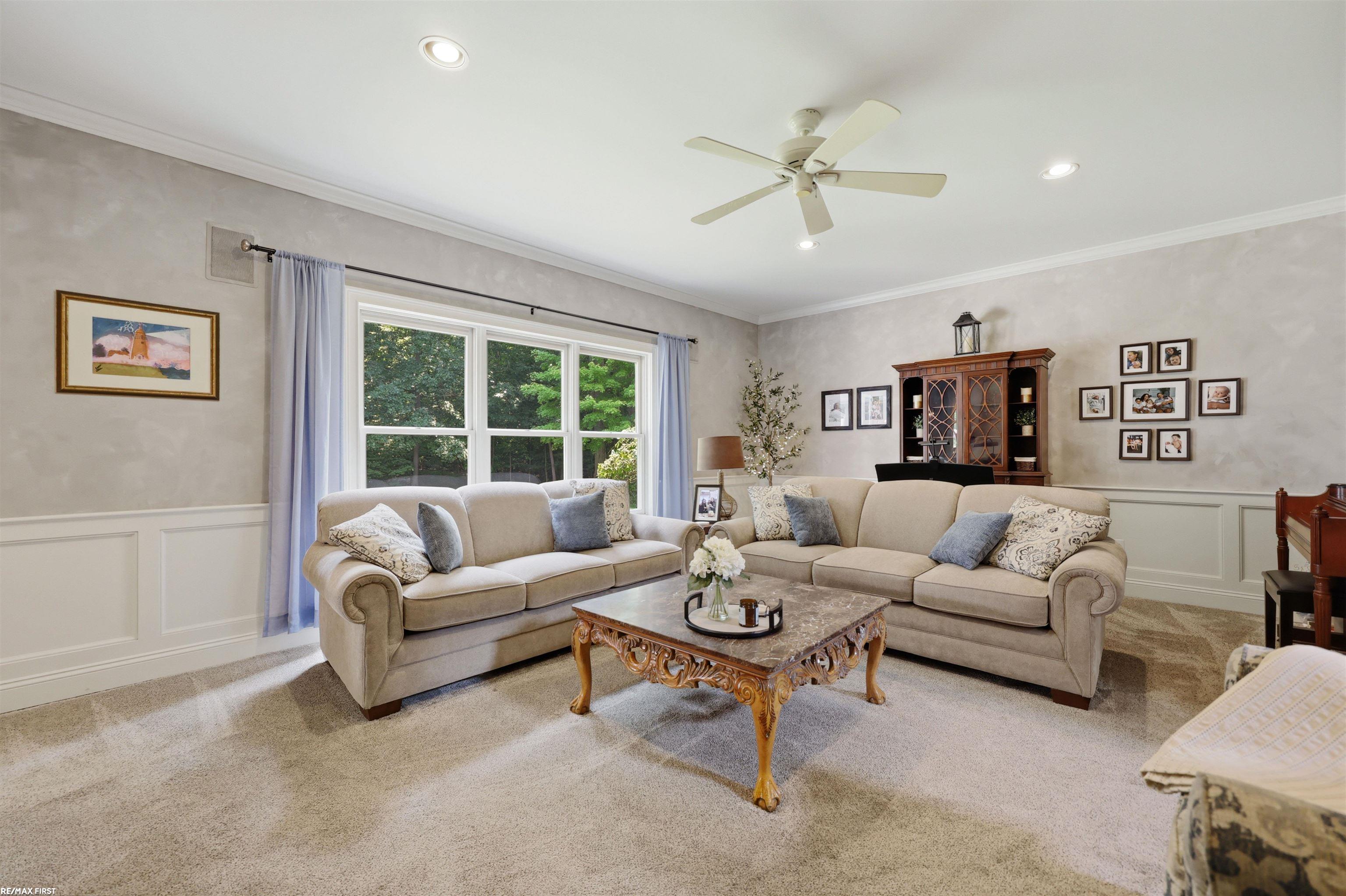 12294 Parkside Circle