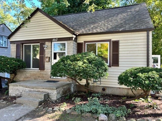 1017 CANTERBURY DR, PONTIAC, MI 48341 - Image 3d846a23016e5bc19d6caffce38ec2de/731667265