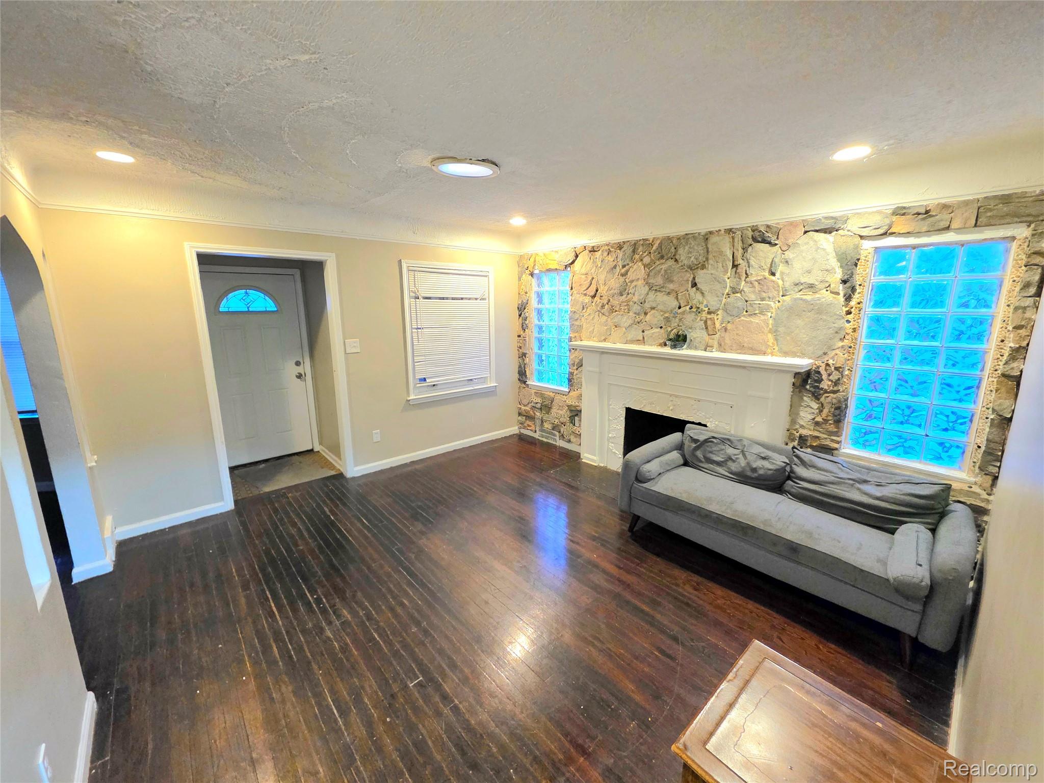 14235 WINTHROP Street