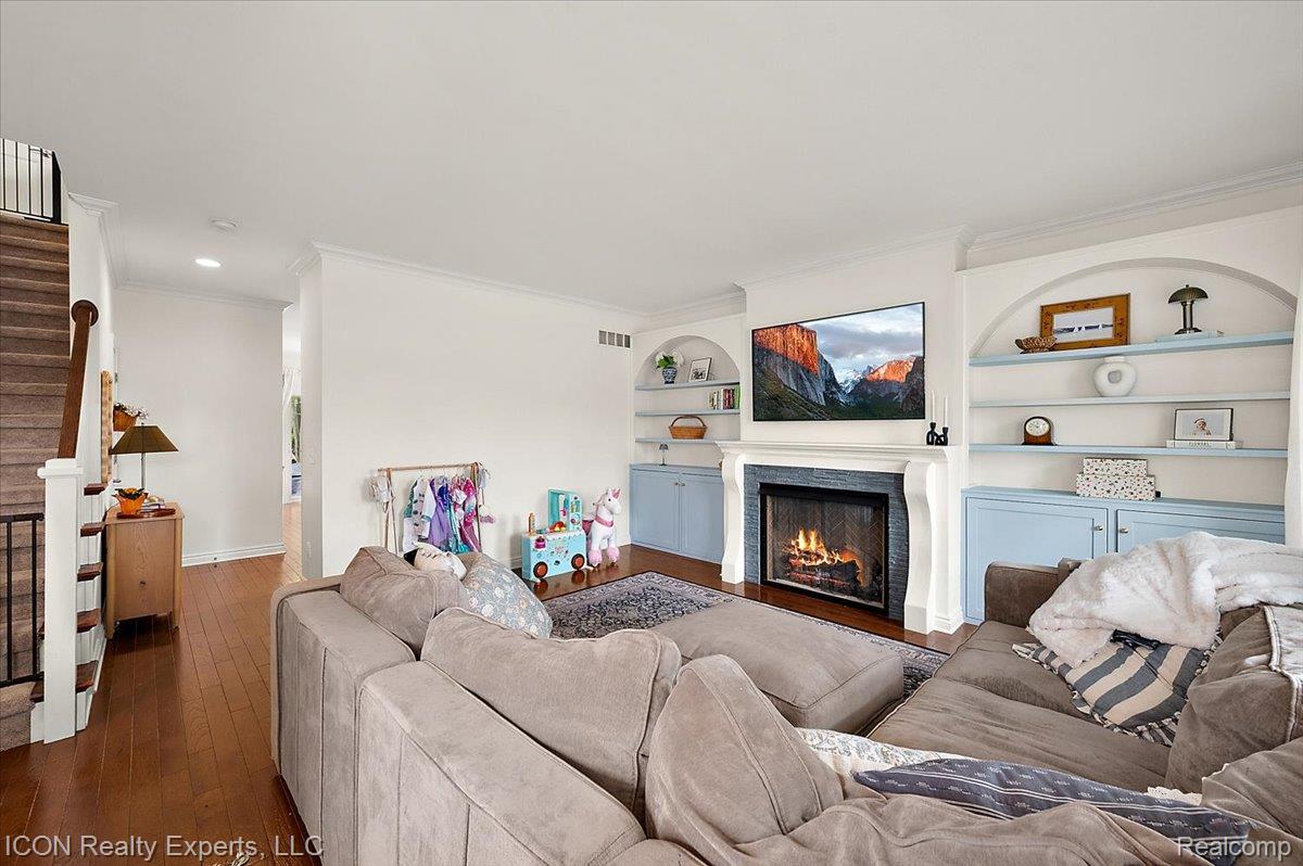 487 N Washington Avenue