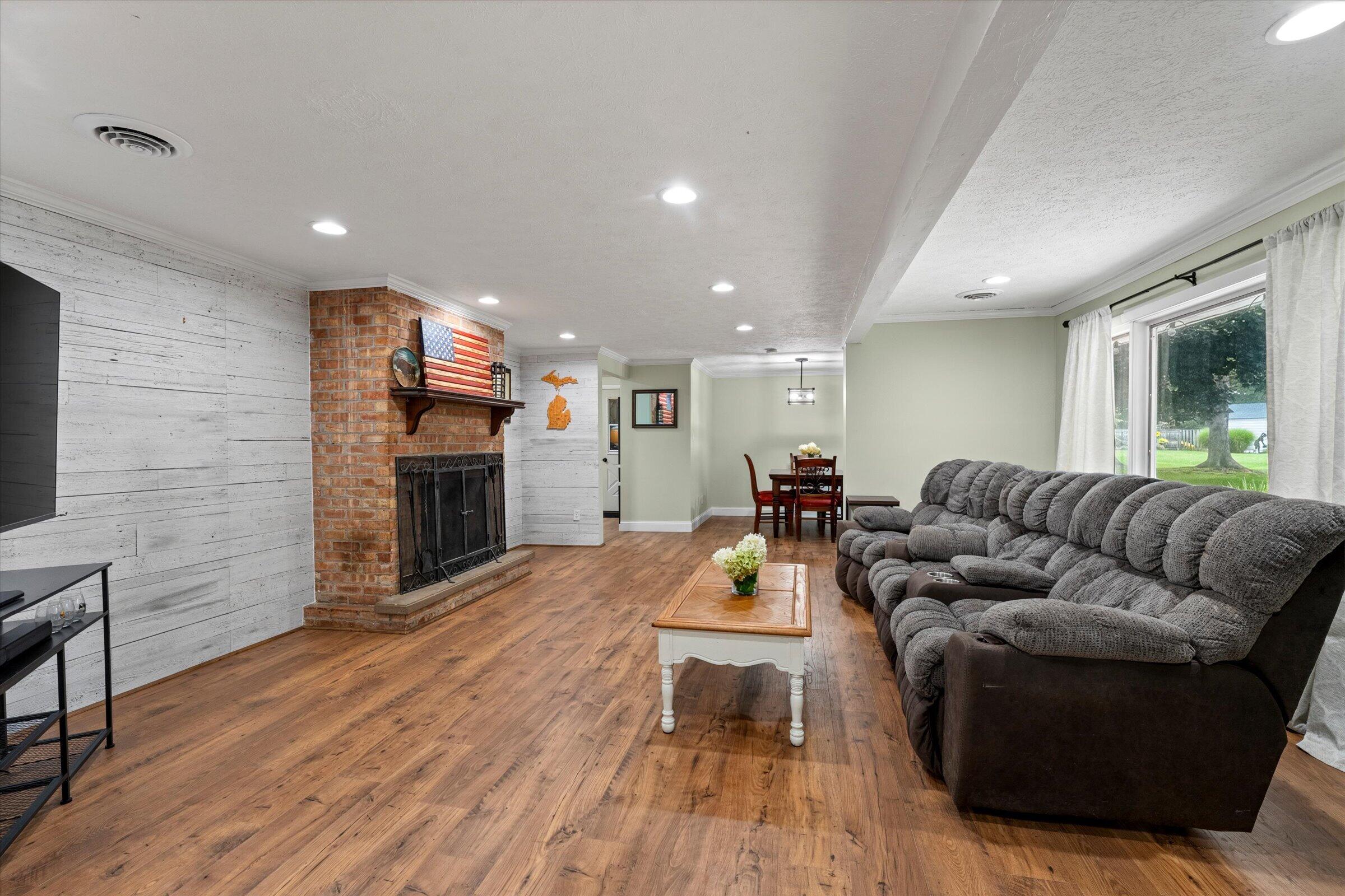 2264 Effie Lane