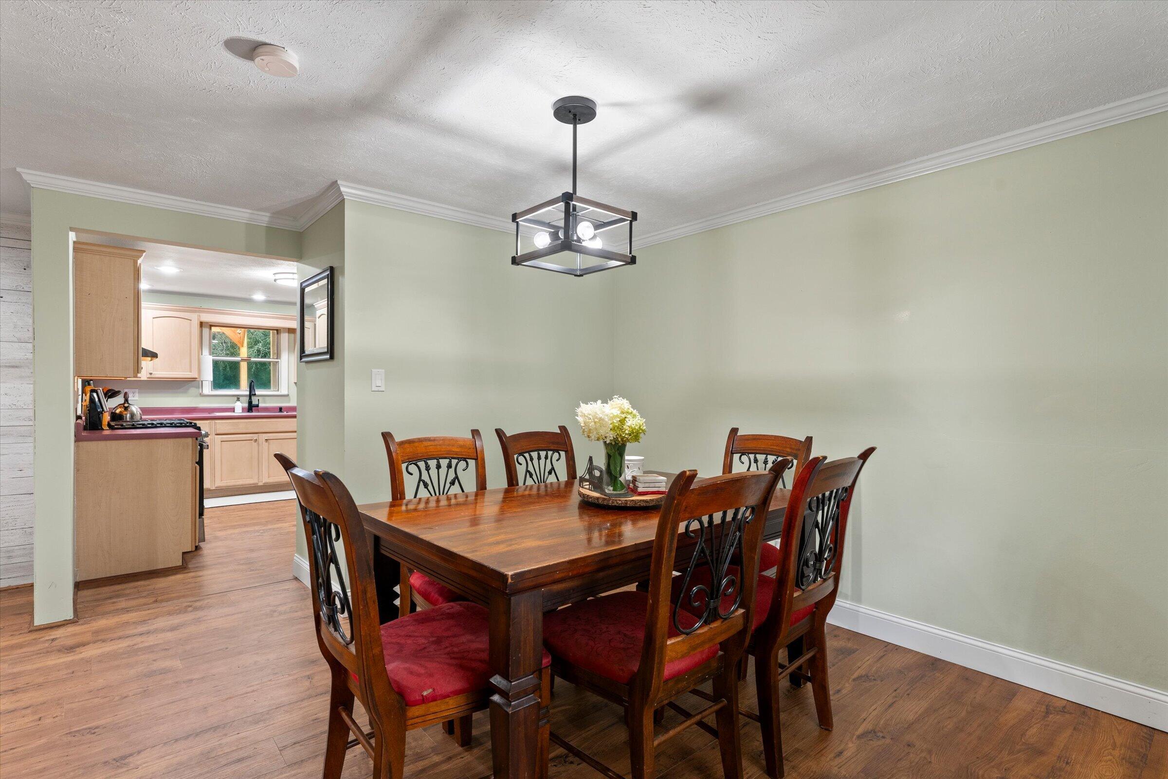 2264 Effie Lane