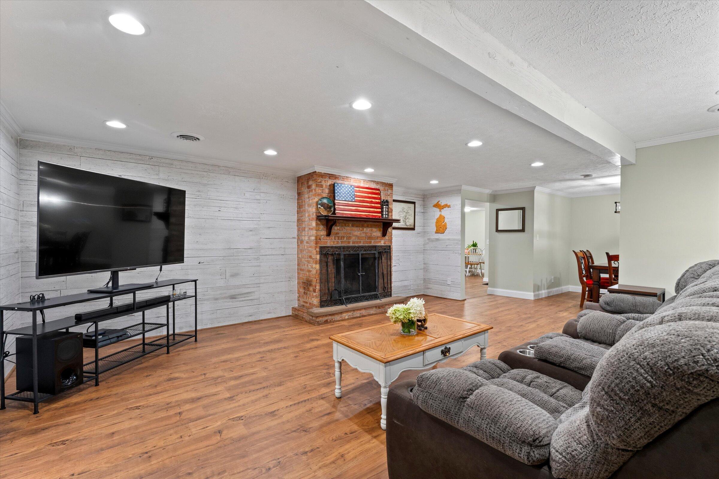 2264 Effie Lane