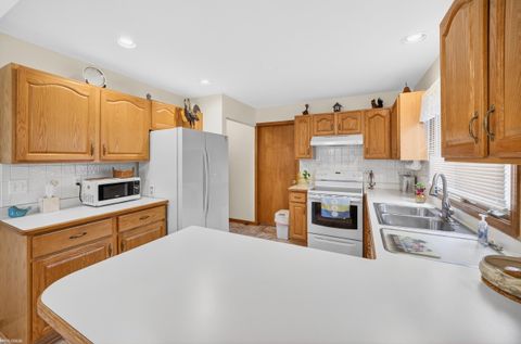 Tiny photo for 54413 Cambridge Drive, Shelby Charter Township, MI 48315 (MLS # 58050201254)