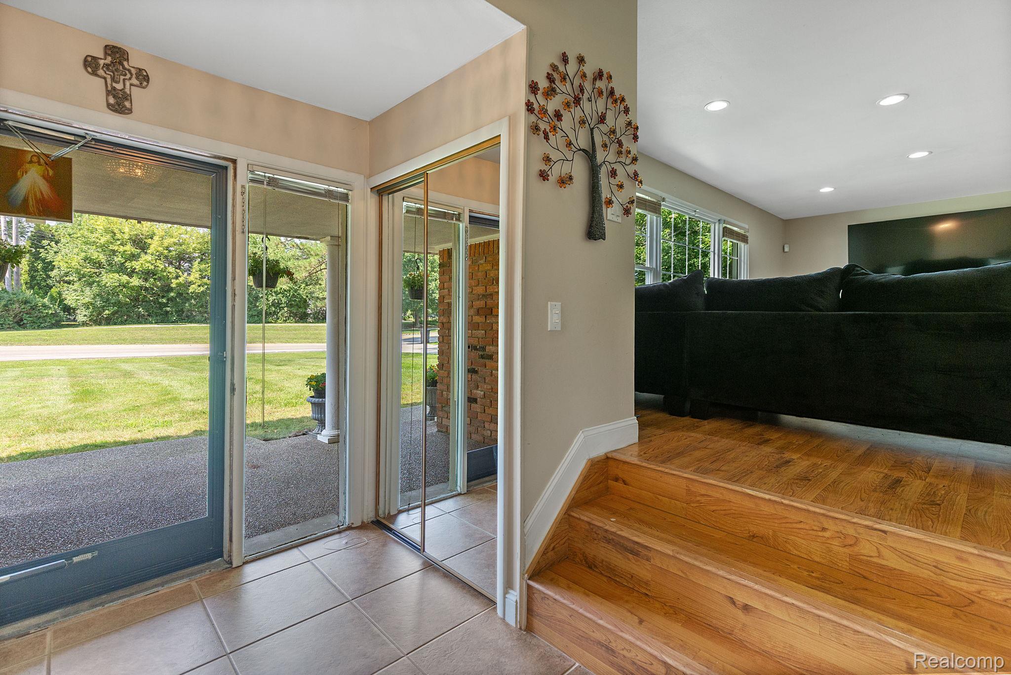 4739 Quarton Road