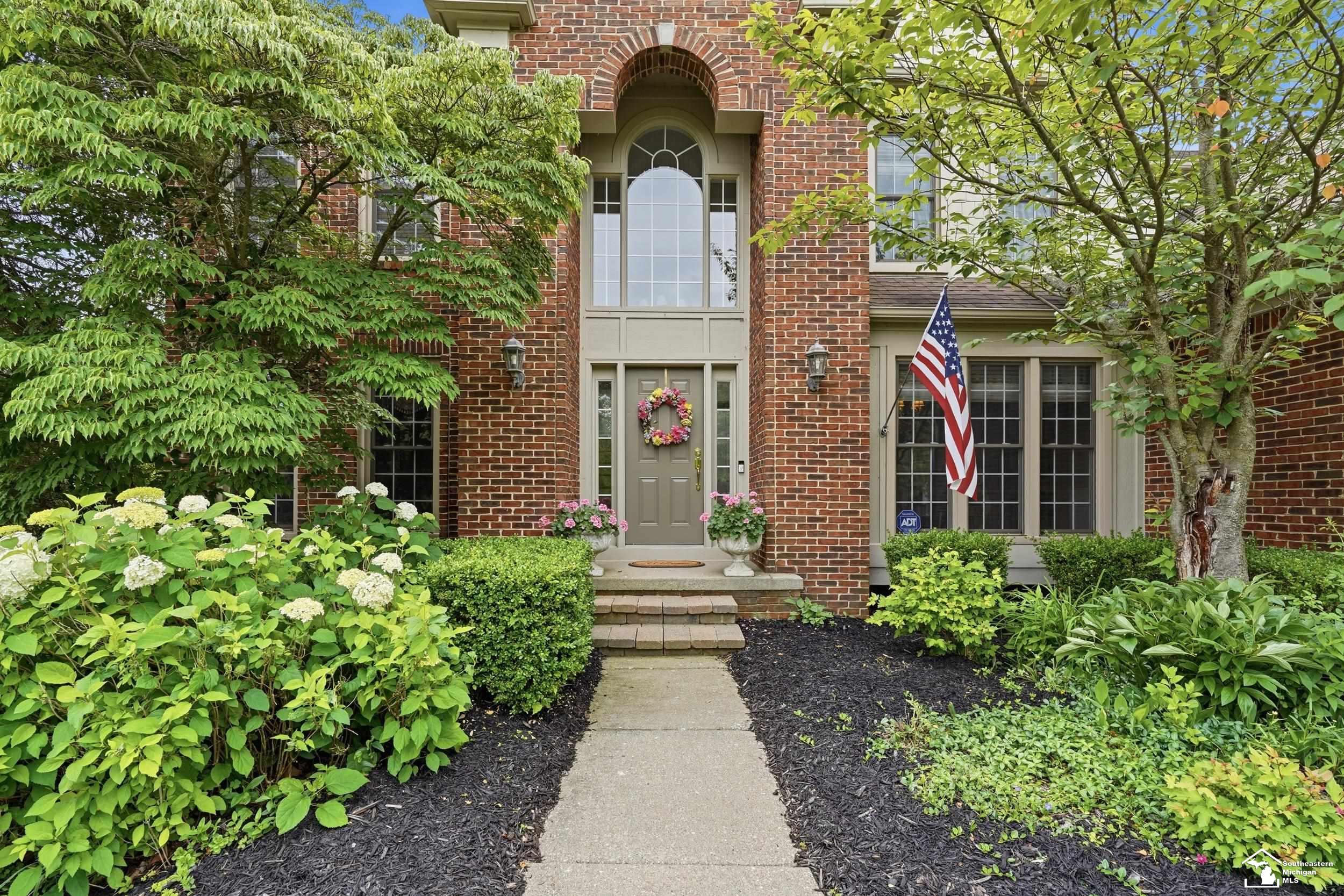 5040 cherry blossom circle Circle